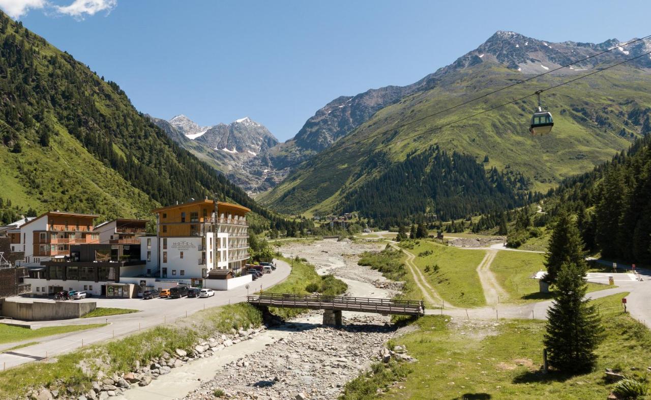 Vier Jahreszeiten Hotel Sankt Leonhard im Pitztal